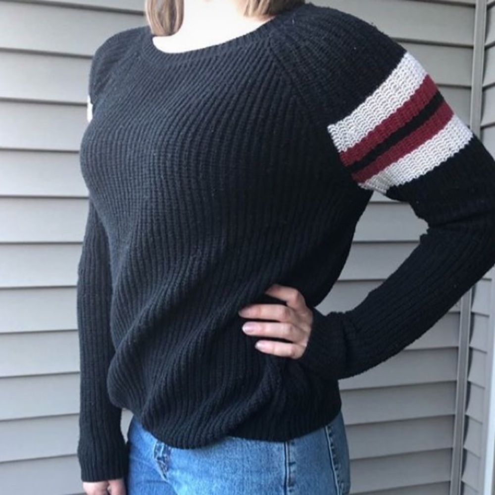 Black knitted fall sweater